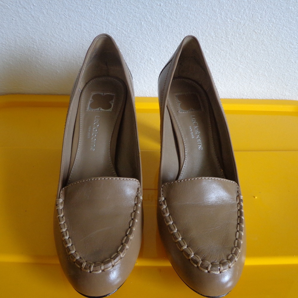 Casual Liz Claiborne Shoe